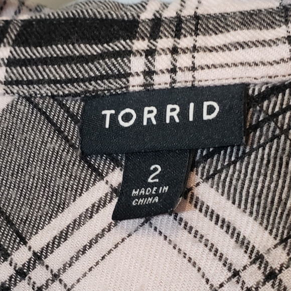 Torrid Flannel Lightweight Button Down Light Pink & Black Plaid Size 2X - Picture 4 of 15